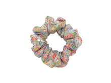 Load image into Gallery viewer, Simple Japanese Vintage Silk Kimono Scrunchies Chirimen Floral