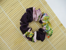 Load image into Gallery viewer, Vintage Silk Kimono Fabric Scrunchies, Japanese Hair Tie Statement