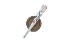 Load image into Gallery viewer, Minimalist Kimono Hair Stick, Alligator Metal Clip Pastel Floral