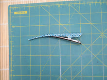 Load image into Gallery viewer, Unisex Long Alligator Clip, Uncycled Eco Friendly Gift Silk Kimono