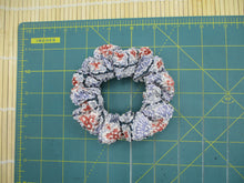 Load image into Gallery viewer, Light Pink Purple Shibori Silk Scrunchies, Recycled Kimono Hair Tie