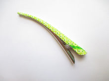 Load image into Gallery viewer, Green Japanees Kimono Beak Clip