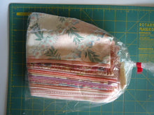 Load image into Gallery viewer, Japanese Vintage Fabric Set Pink Grab Bag