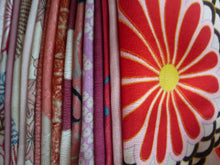 Load image into Gallery viewer, Japanese Vintage Fabric Set Pink Grab Bag