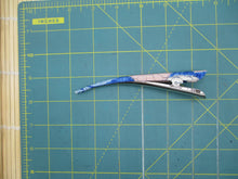 Load image into Gallery viewer, Statement Kimono Clip, Simple Long Alligator Metal Clip

