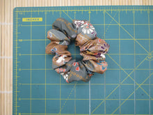 Load image into Gallery viewer, Vintage Silk Kimono Scrunchies, Ship from USA Hair Tie
