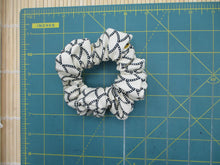 Load image into Gallery viewer, Simple Japanese Vintage Silk Kimono Scrunchies Black and White with Accents
