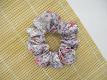 Load image into Gallery viewer, Light Purple Silk Kimono Simple Scrunchies, Upcycle Handmade
