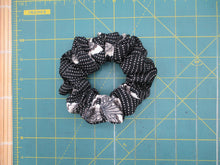 Load image into Gallery viewer, Eco Friendly Upcycled Silk Kimono Vintage Fabric Scrunchies Black Simple

