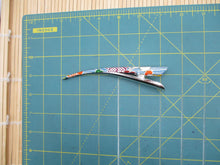 Load image into Gallery viewer, Statement Kimono Clip, Simple Long Alligator Metal Clip
