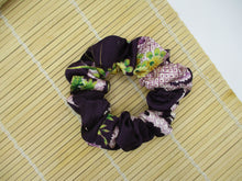 Load image into Gallery viewer, Vintage Silk Kimono Fabric Scrunchies, Japanese Hair Tie Statement
