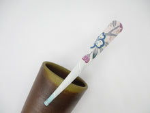 Load image into Gallery viewer, Minimalist Kimono Hair Stick, Alligator Metal Clip Pastel Floral
