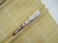 Load image into Gallery viewer, Purple Pink Statement Kimono Clip, Simple Long Alligator Metal Clip
