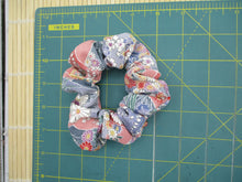 Load image into Gallery viewer, Pink Kimono Scrunchies, Silk Fabric Hair Tie Ship from USA Floral
